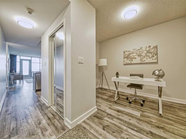 2810 - 10 Navy Wharf Crt