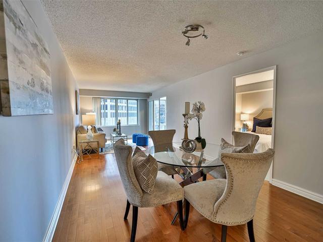 1609 - 33 University Ave