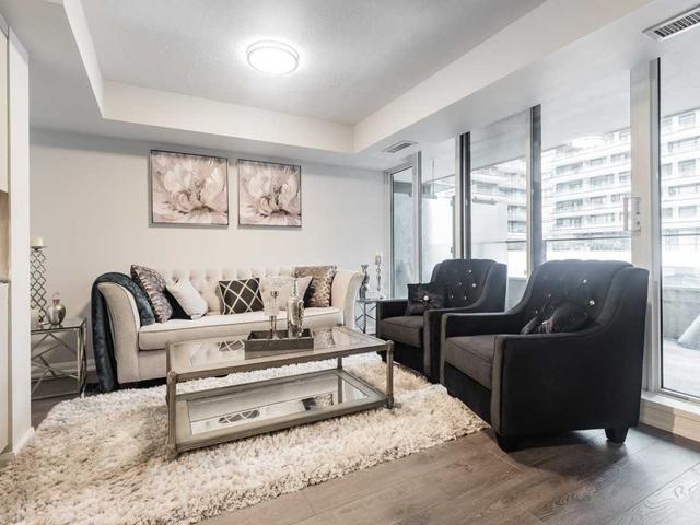 338 - 111 Elizabeth St