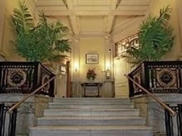 407 - 73 Richmond St W