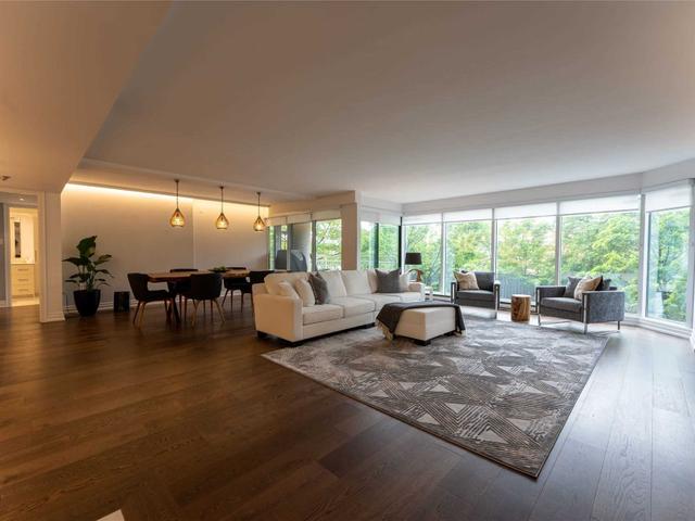 202 - 251 Queens Quay W