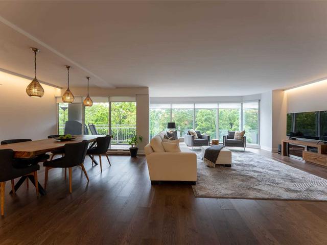 202 - 251 Queens Quay W