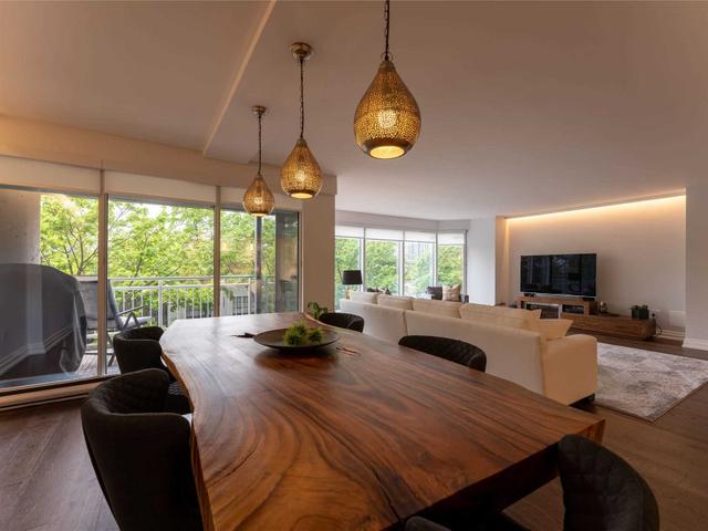 202 - 251 Queens Quay W