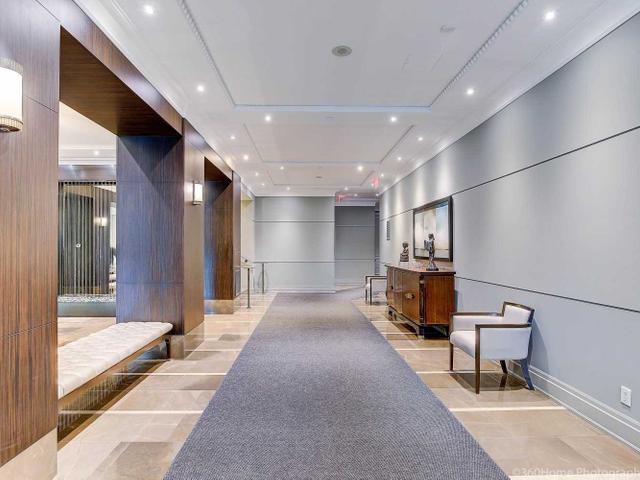 802 - 80 Yorkville Ave