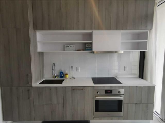 926 - 8 Hillsdale Ave E