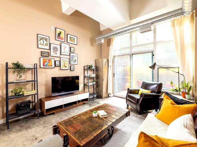 B05 - 135 Dalhousie St