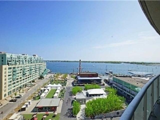 1205 - 218 Queens Quay Blvd W