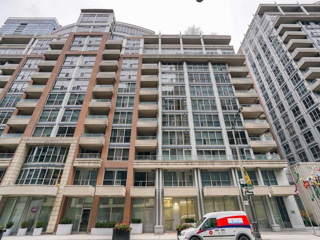 225 - 270 Wellington St W