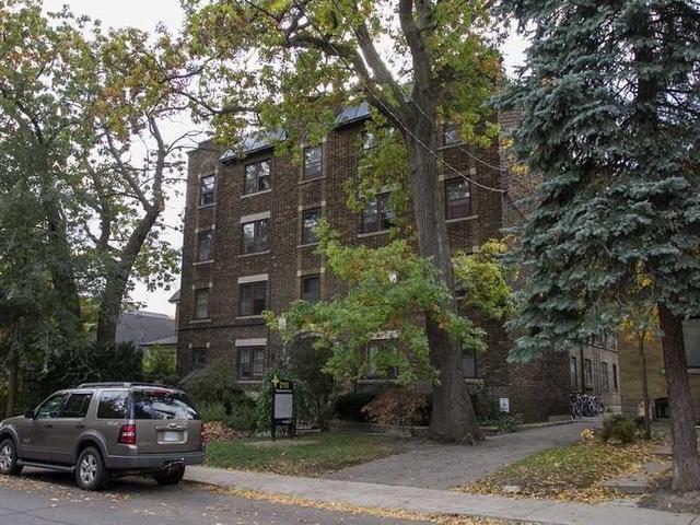 39 - 210 Wychwood Ave