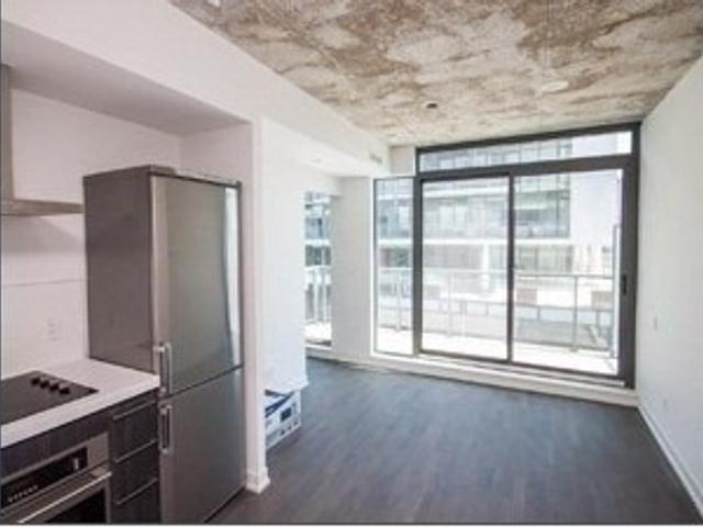 1021 - 461 Adelaide St W