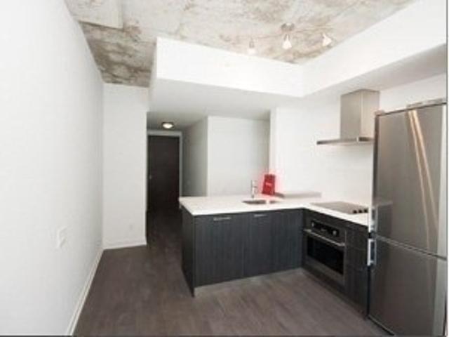 1021 - 461 Adelaide St W