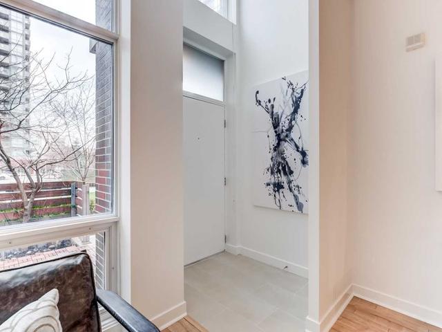 TH110 - 15 Brunel Crt