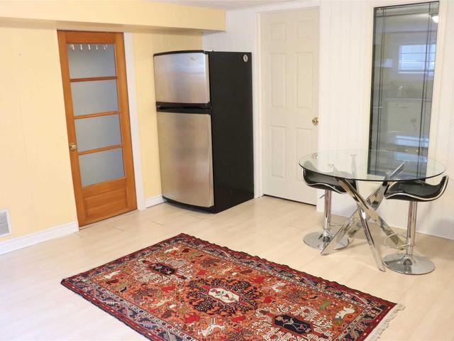 Bsmnt - 98 Santa Barbara Rd