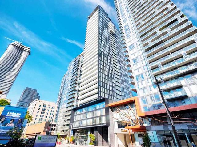 3001 - 28 Wellesley St E