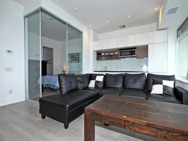 1501 - 111 St Clair Ave W