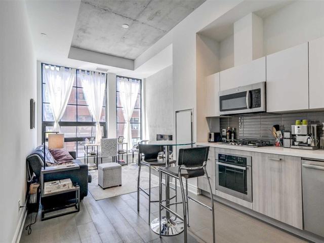 204 - 608 Richmond St W