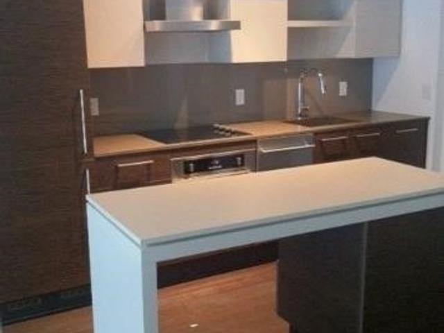 548 - 1030 King St W