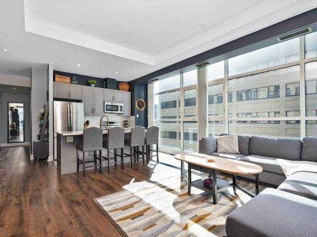 807 - 8 Wellesley St E