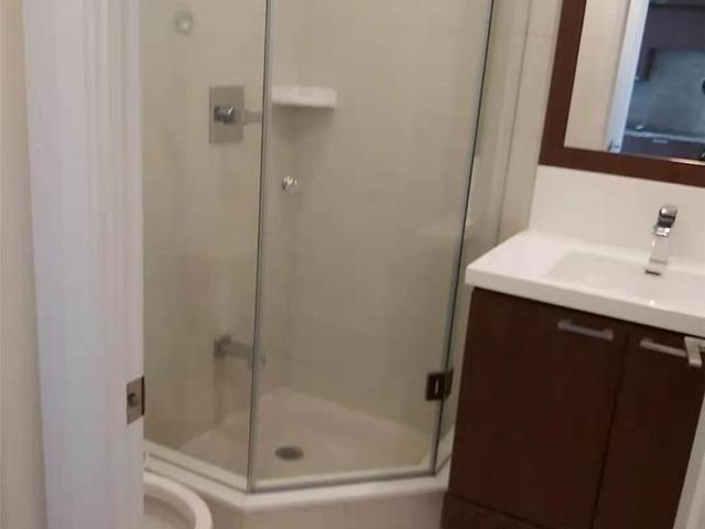 821 - 120 Harrison Garden Blvd