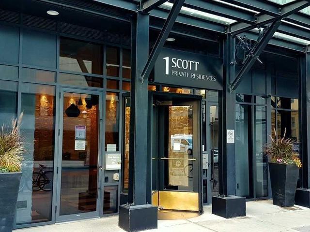 1802 - 1 Scott St