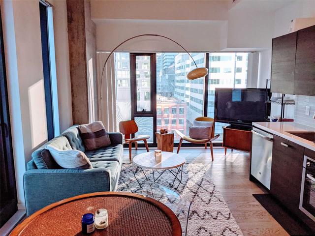 608 - 11 Charlotte St