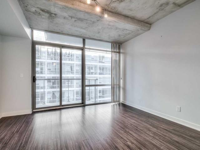 523 - 55 Stewart St N