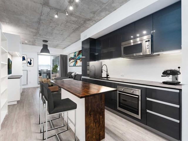 215 - 20 Minowan Miikan Lane