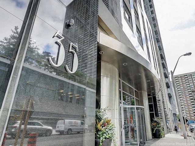 4502 - 35 Balmuto St