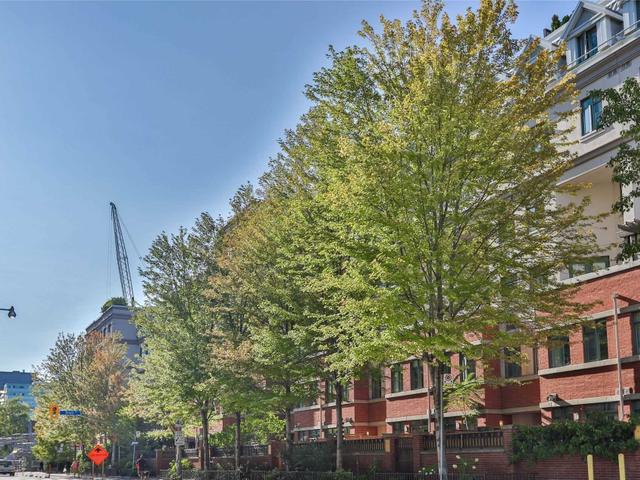 PH1 - 500 Richmond St W