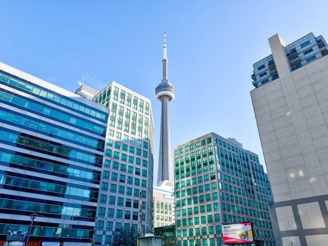 201 - 350 Wellington St W