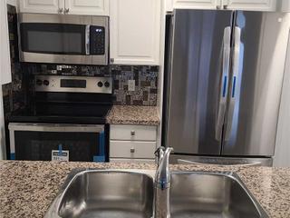 2414 - 15 Greenview Ave