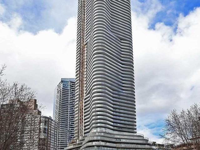 2712 - 11 Wellesley St W