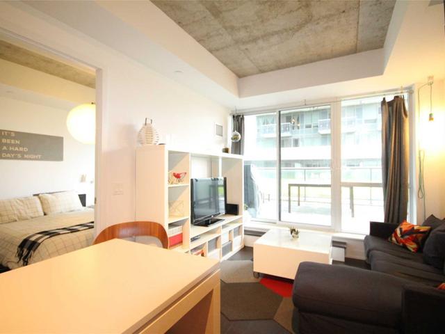 502 - 1030 King St W