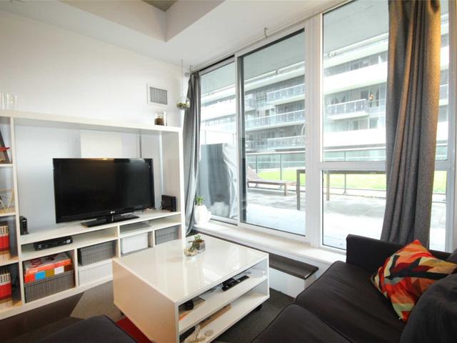 502 - 1030 King St W