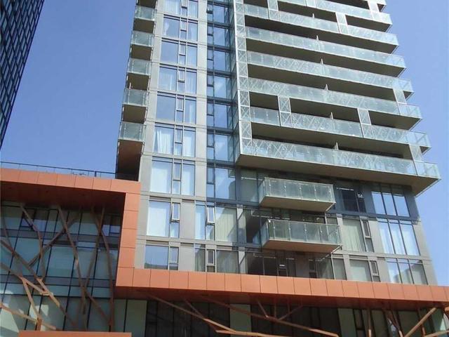 906 - 50 Wellesley St E