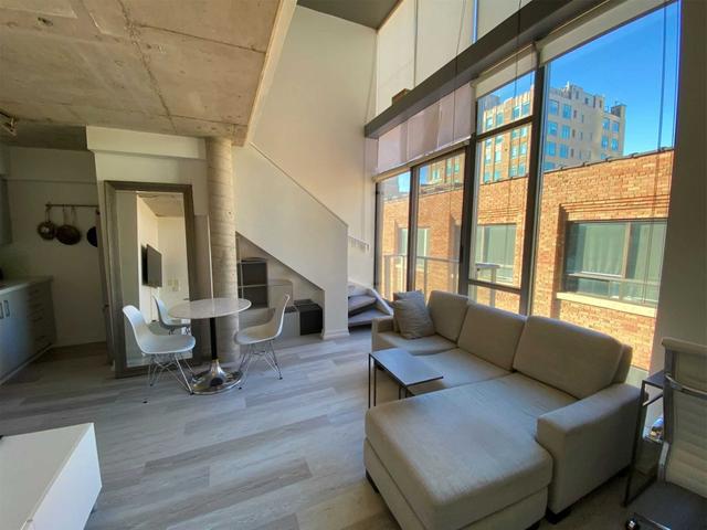 709 - 36 Charlotte St