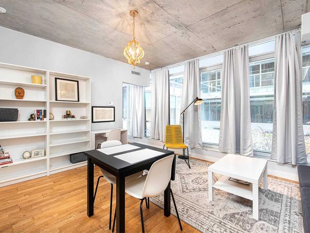 206 - 75 Portland St