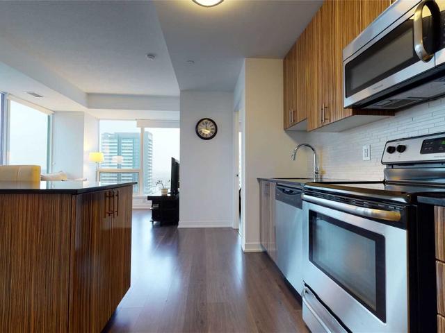 2010 - 225 Sackville St