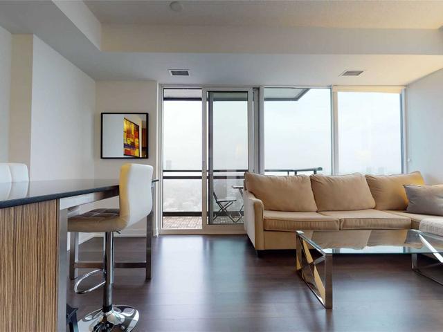 2010 - 225 Sackville St