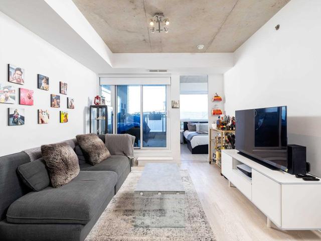 213 - 20 Gladstone Ave