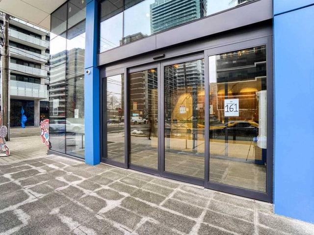 218 - 161 Roehampton Ave