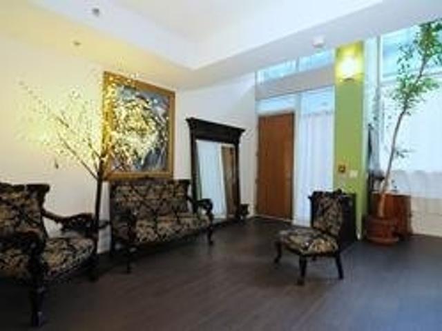 S126 - 455 Front St E