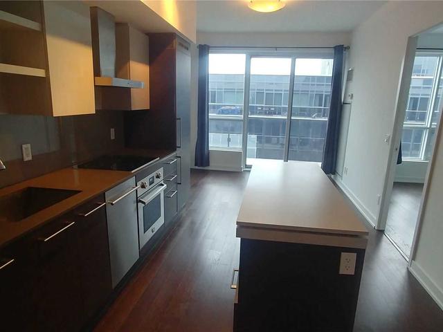 PH18 - 1030 King St W