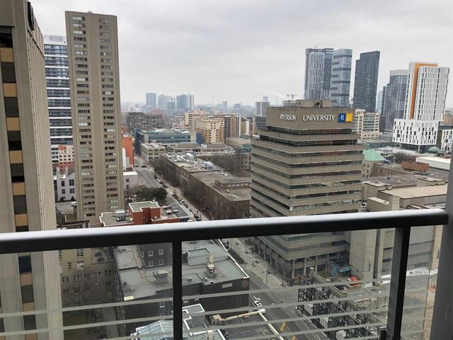 1705 - 386 Yonge St