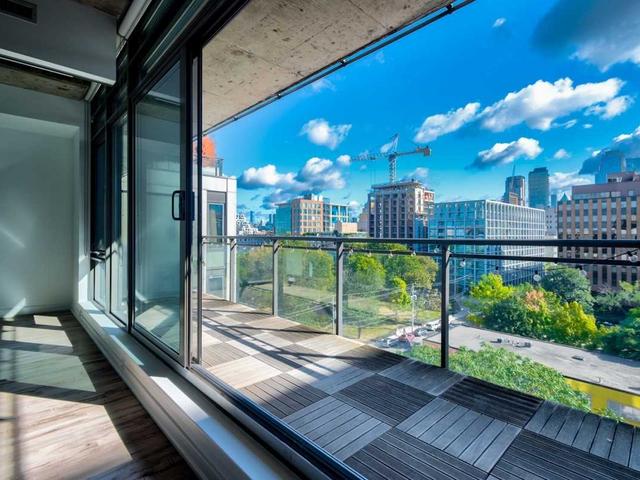 809 - 10 Morrison St