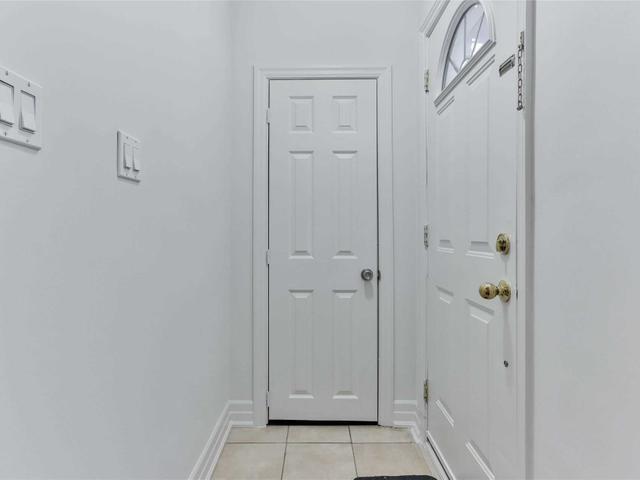 Main - 262 Poyntz Ave