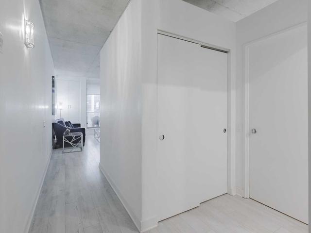 401 - 36 Charlotte St