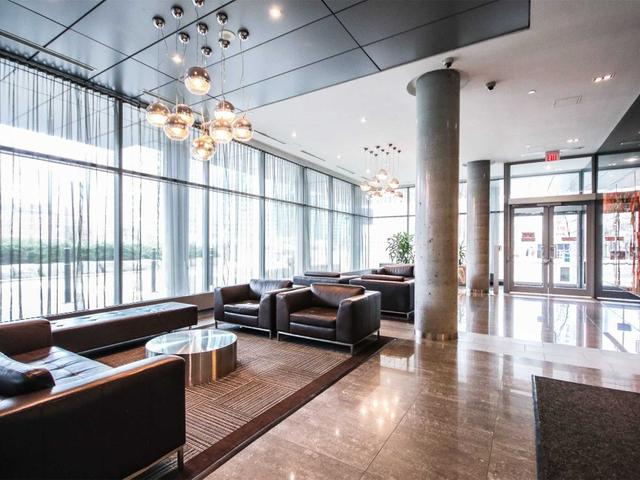 1625 - 4K Spadina Ave