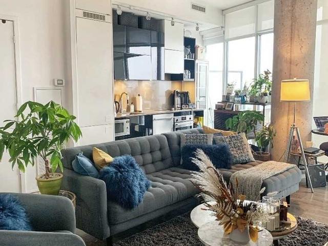 3502 - 125 Peter St N