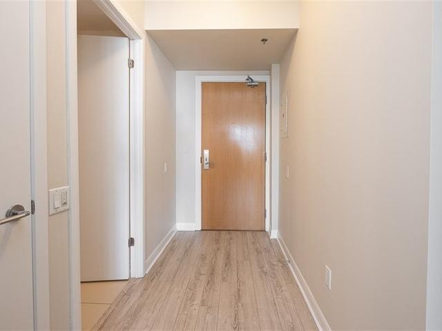 2003 - 375 King St W